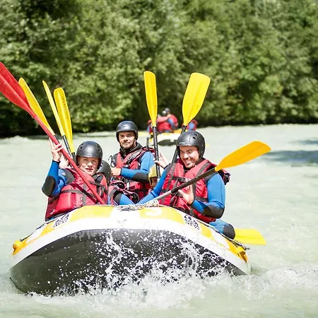 Le Paradis 28 Apartment- Year アパート *